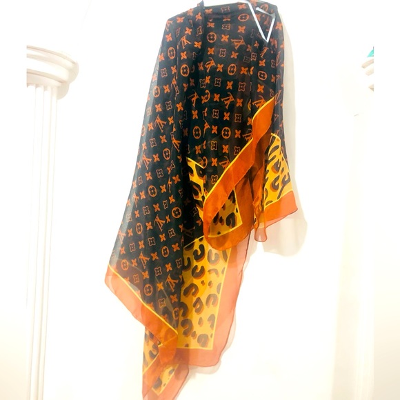 AUTHENTIC LOUIS VUItton SCARF - Picture 2 of 4